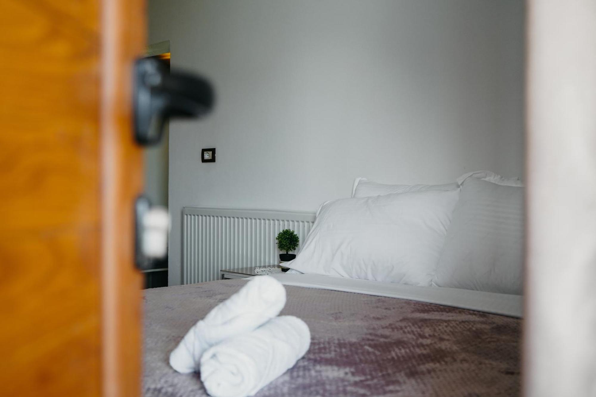 Bujtina Anlu Hotel Nepravishte Bagian luar foto