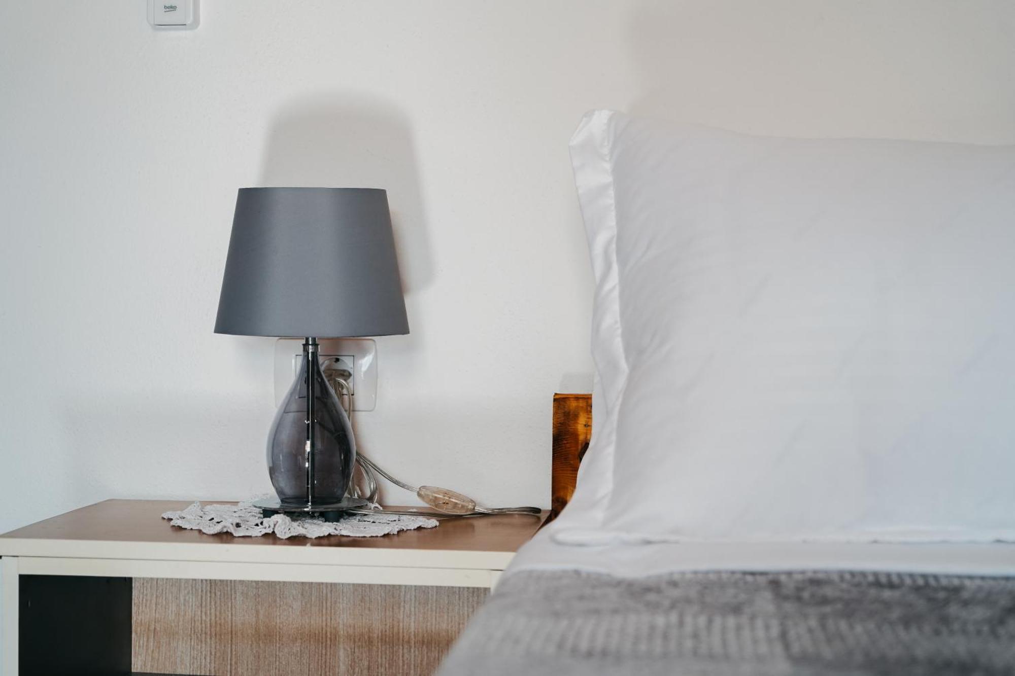 Bujtina Anlu Hotel Nepravishte Bagian luar foto
