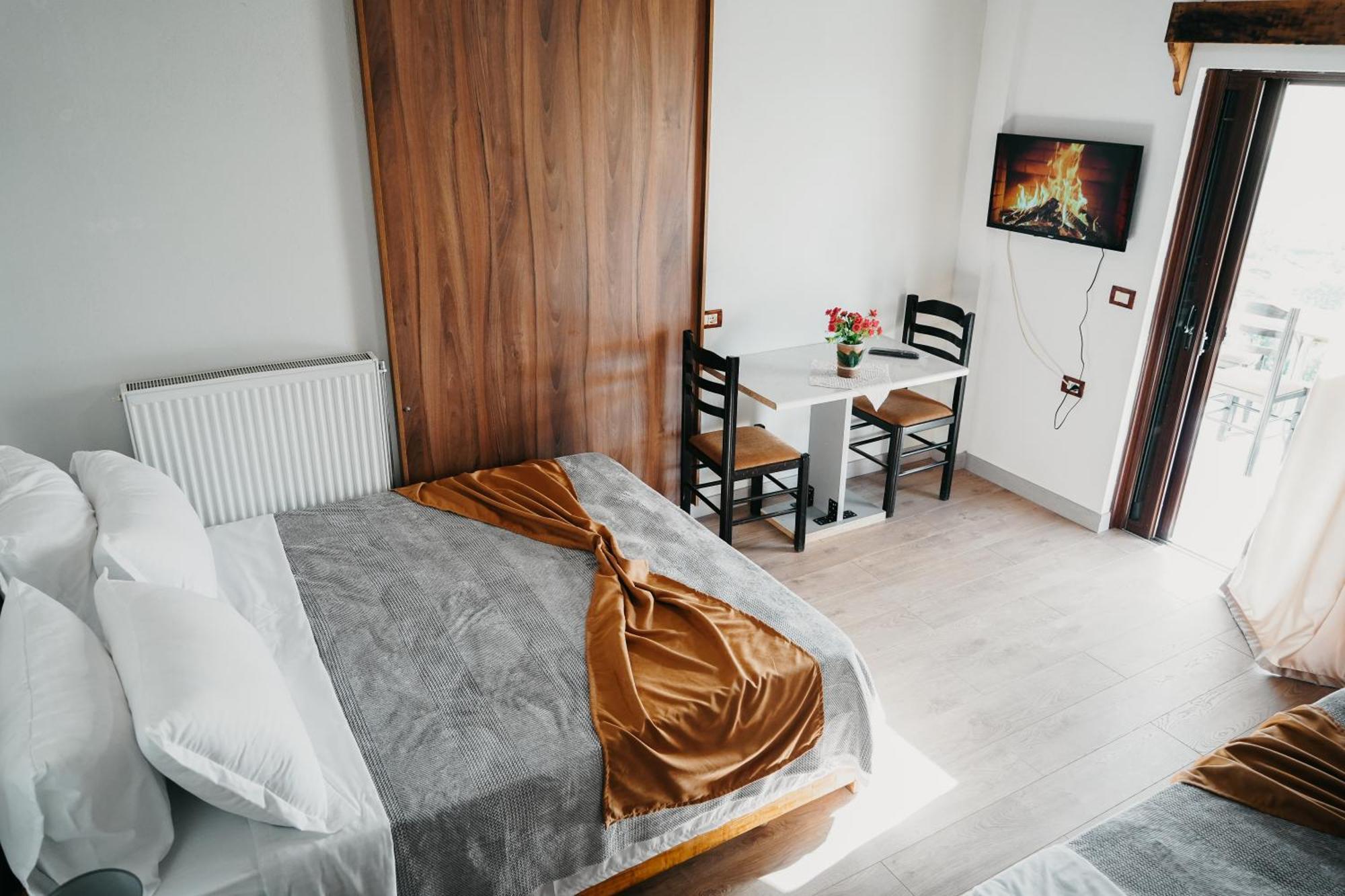 Bujtina Anlu Hotel Nepravishte Bagian luar foto