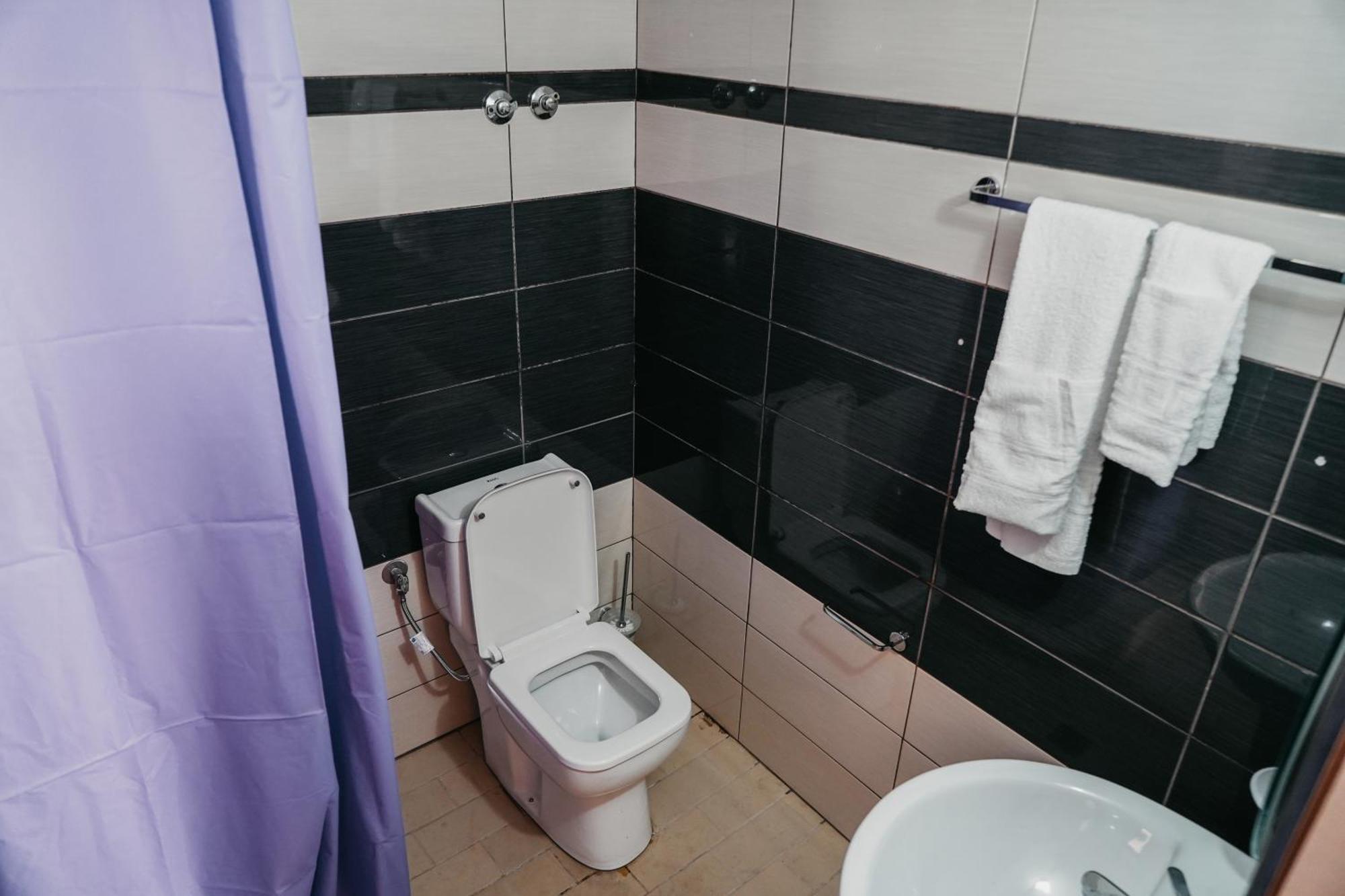 Bujtina Anlu Hotel Nepravishte Bagian luar foto