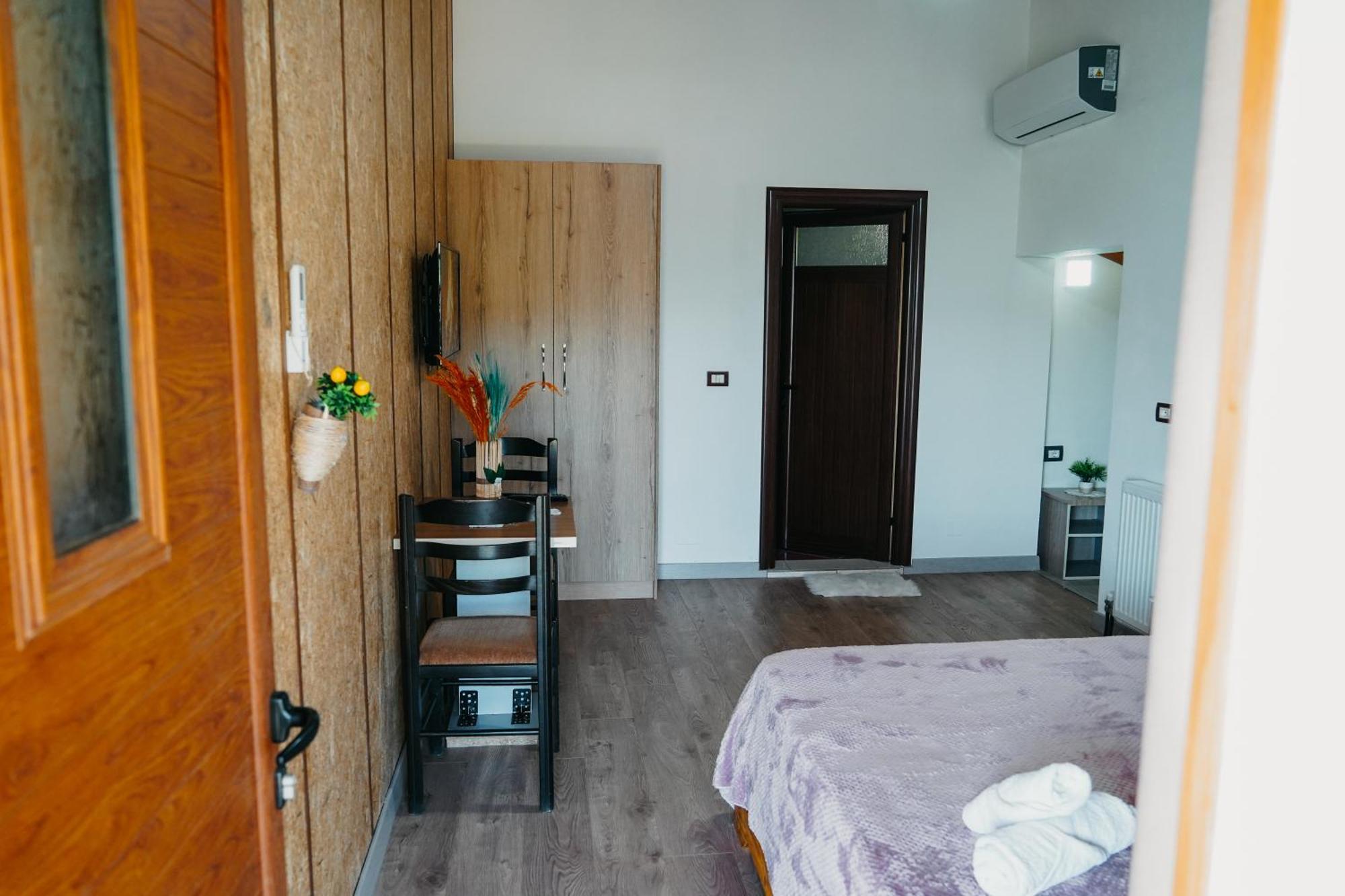 Bujtina Anlu Hotel Nepravishte Bagian luar foto