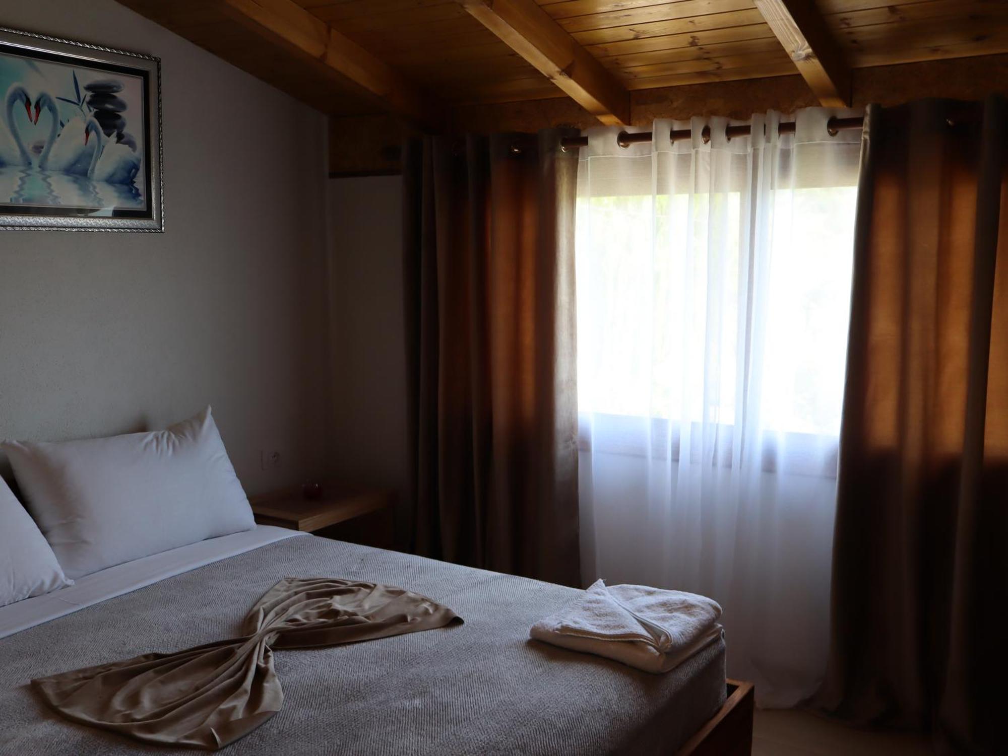 Bujtina Anlu Hotel Nepravishte Bagian luar foto